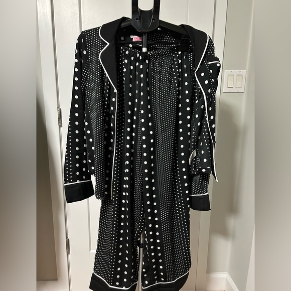 Women’s Kate Spade Black and White Polka Dot Pajama set-size small - Picture 3 of 4